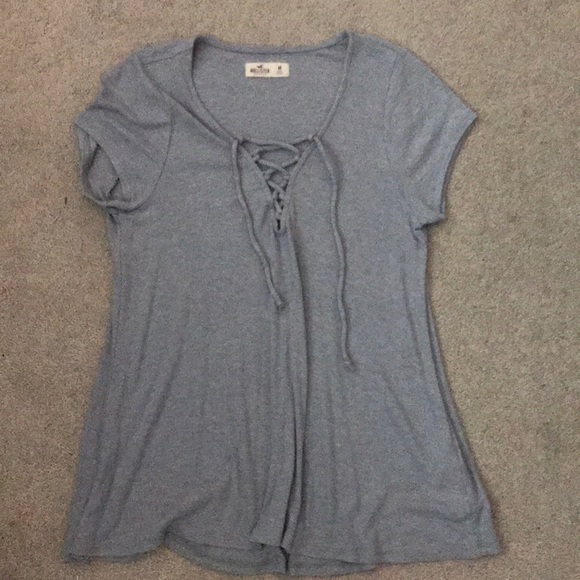 Hollister T shirt with small triangle cut out - Picture 1 of 4